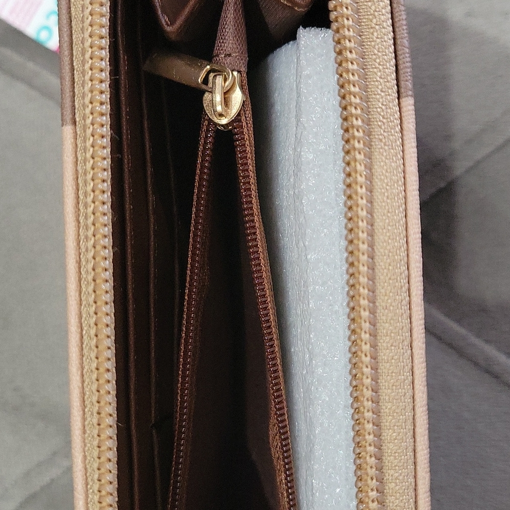 Women's wallet, NWT🎊🎉 - Picture 3 of 5